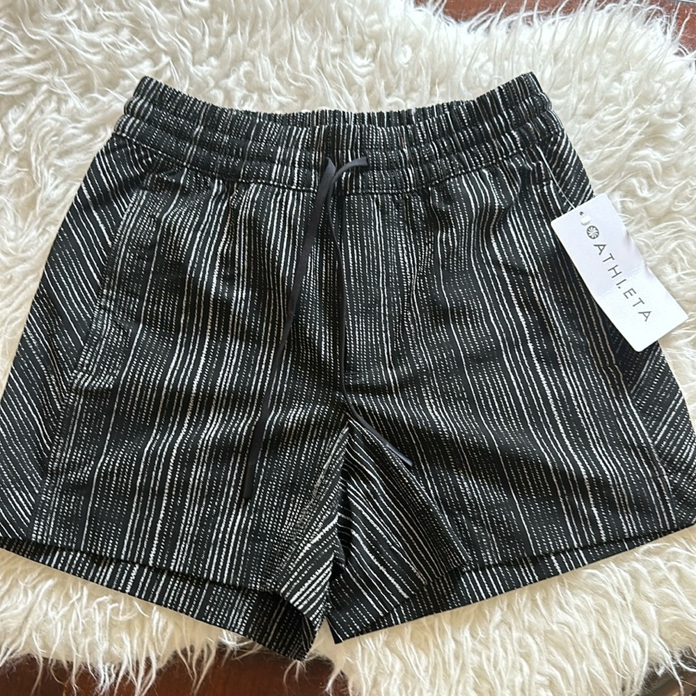 Athleta Arrival Shorts Black Ampara Stripe Running Athletic Elastic Waist Size 0